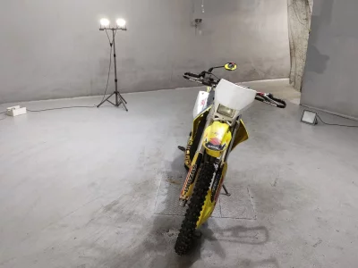 Suzuki RM125