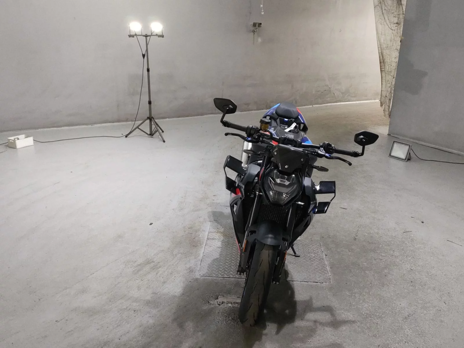 BMW BMW M1000R  с аукциона в Японии