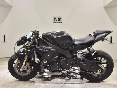 Yamaha YZF-R1