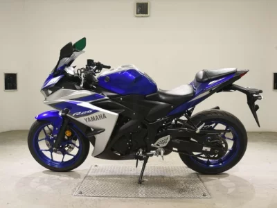 Мотоцикл из Японии Yamaha YZF-R25