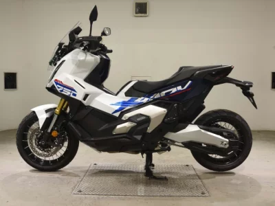 Honda X-ADV750-2