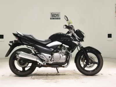 Suzuki GSR250