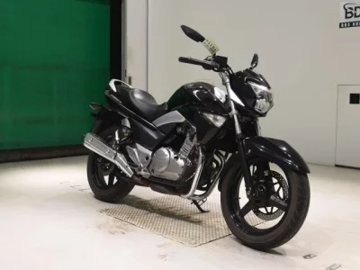 Suzuki GSR250