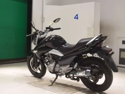Suzuki GSR250