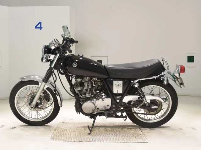 Yamaha SR400-5 2020