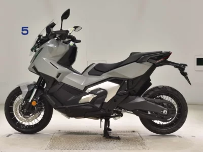 Honda X-ADV750-2