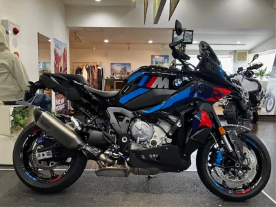 BMW BMW M1000XR