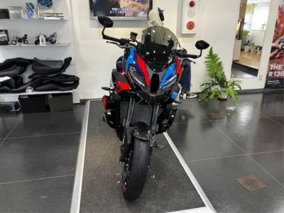 BMW BMW M1000XR