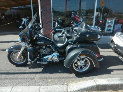 Harley-Davidson HARLEY FLHTCU