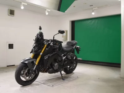 Suzuki GSX-S1000-2