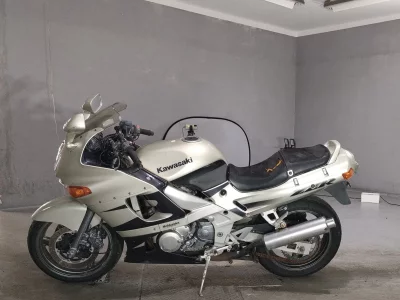 Kawasaki ZZR400