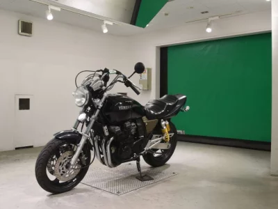 Yamaha XJR400