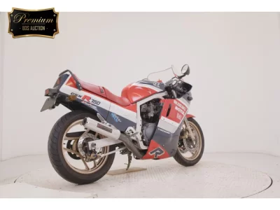Suzuki GSX-R750-1