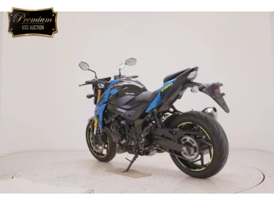 Suzuki GSX-S750