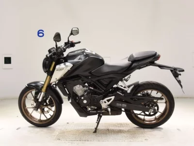 Honda CB125R-2