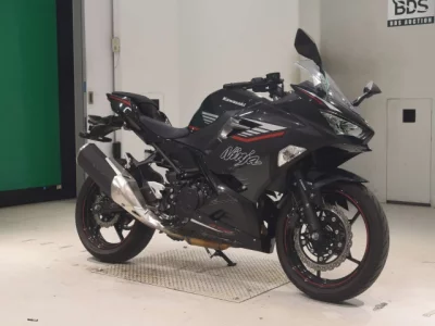 Kawasaki NINJA400-2