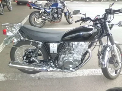 Yamaha SR400-1
