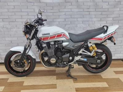Yamaha XJR1300 с аукционов Японии