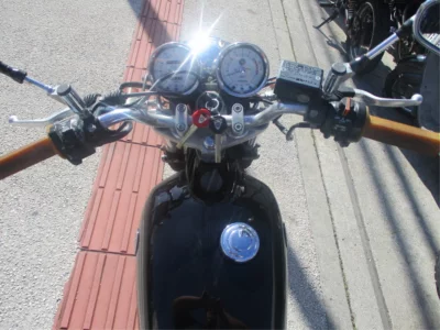 Yamaha SR400-1