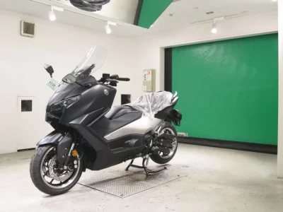 Yamaha T-MAX560
