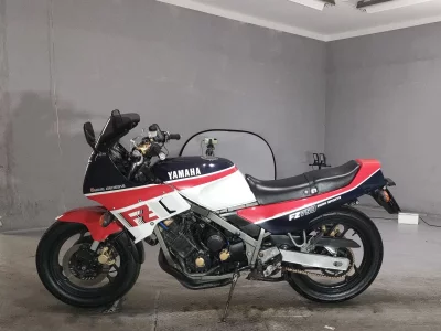 Yamaha FZ750