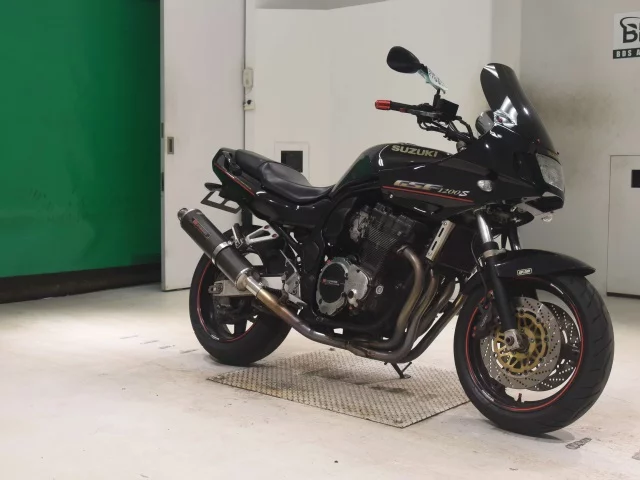 Suzuki GSF1200S  с аукциона в Японии
