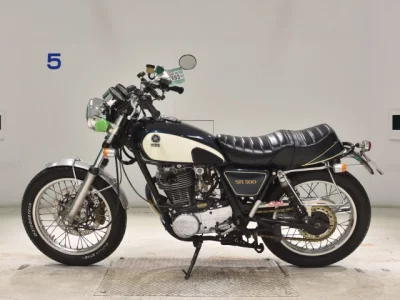 Yamaha SR500-1