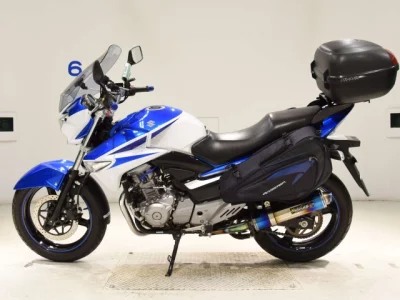 Suzuki GSR250