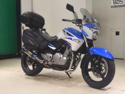 Suzuki GSR250