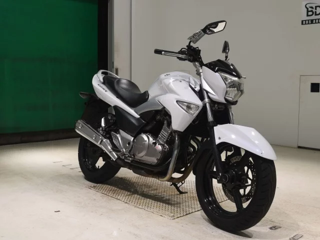Suzuki GSR250  с аукциона в Японии