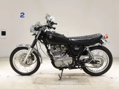 Yamaha SR400-1