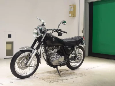 Yamaha SR400-1