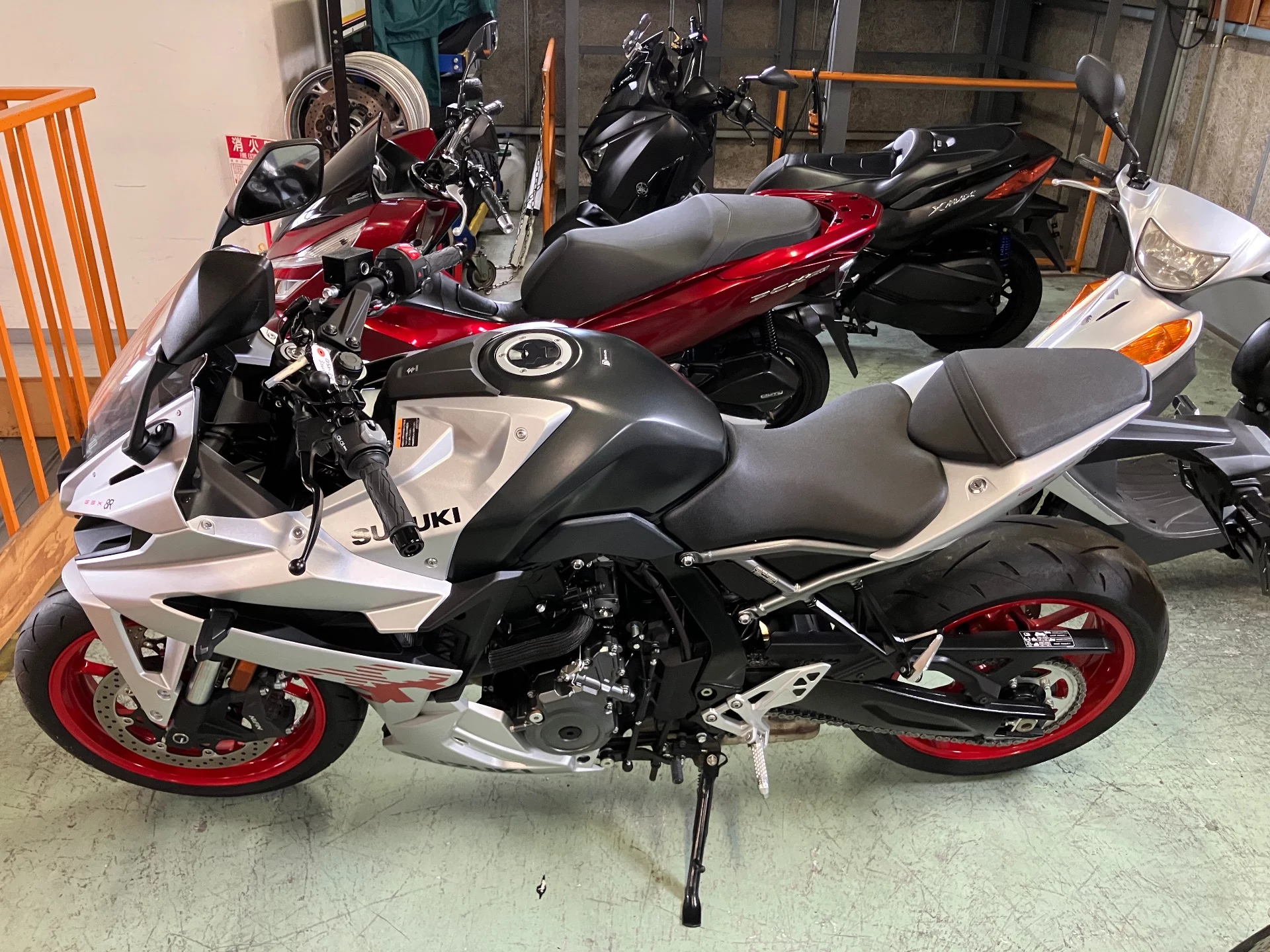 Suzuki GSX-8R  с аукциона в Японии