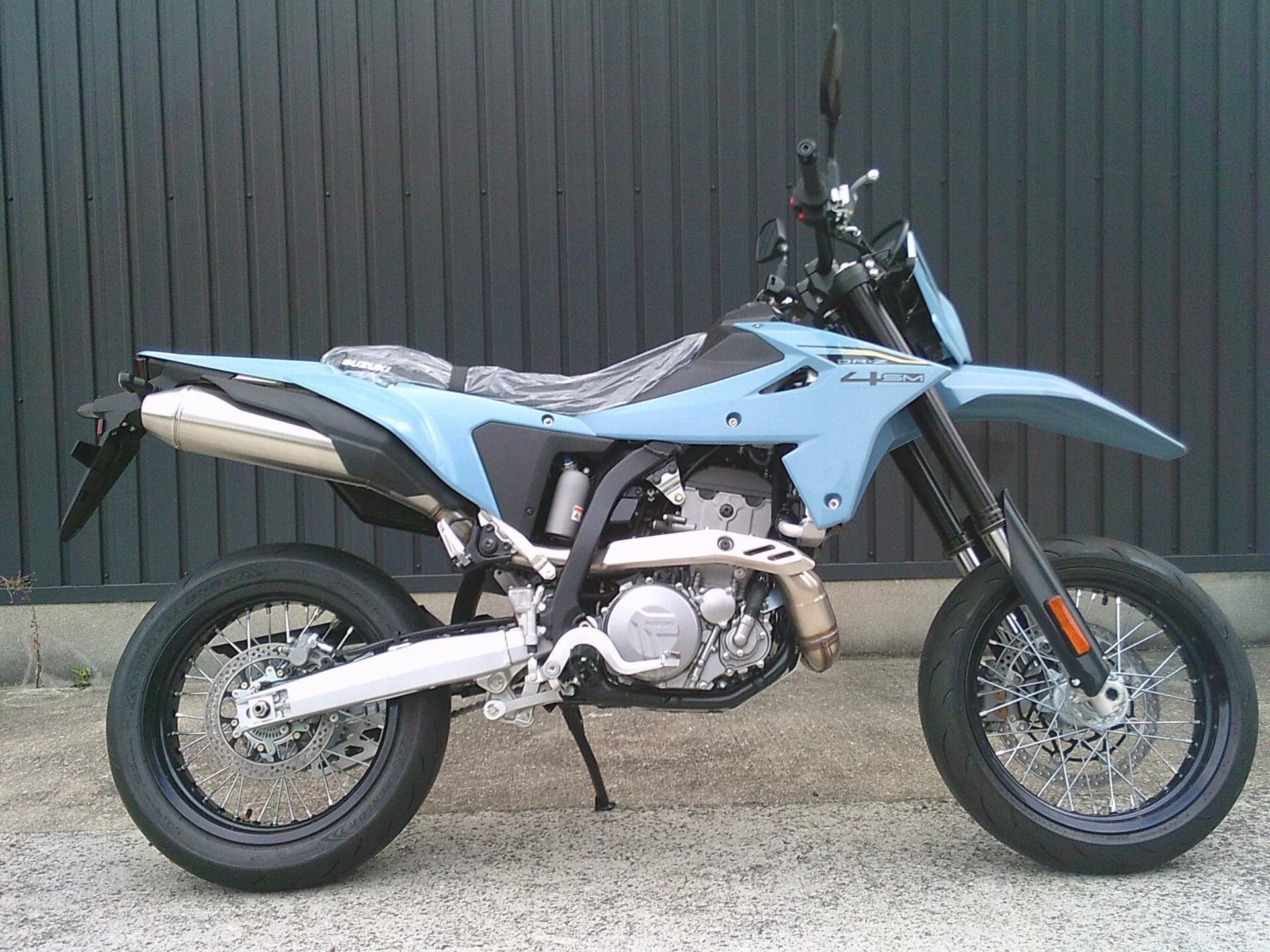 Suzuki DR-Z4SM  с аукциона в Японии