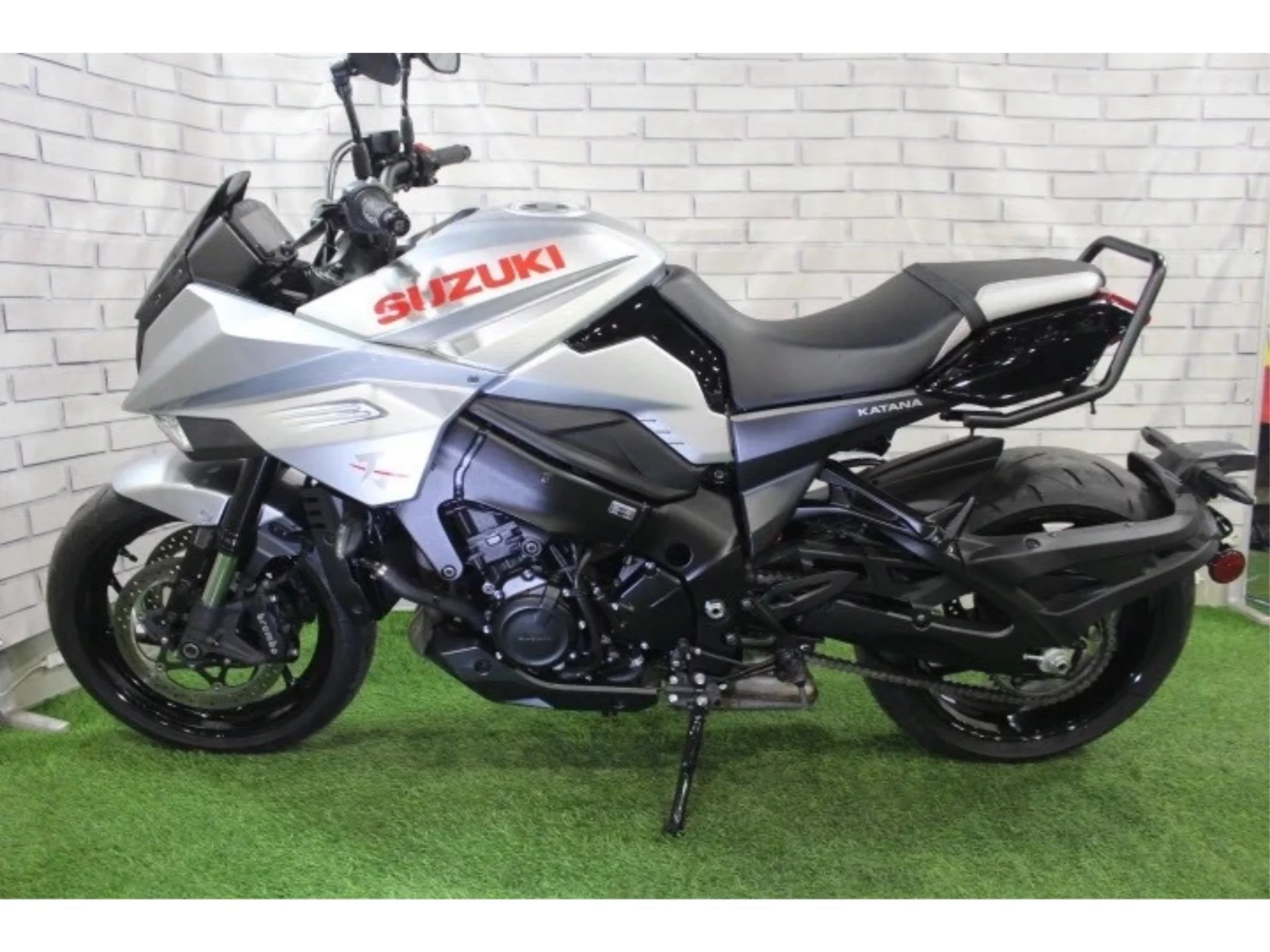 Suzuki KATANA 2020