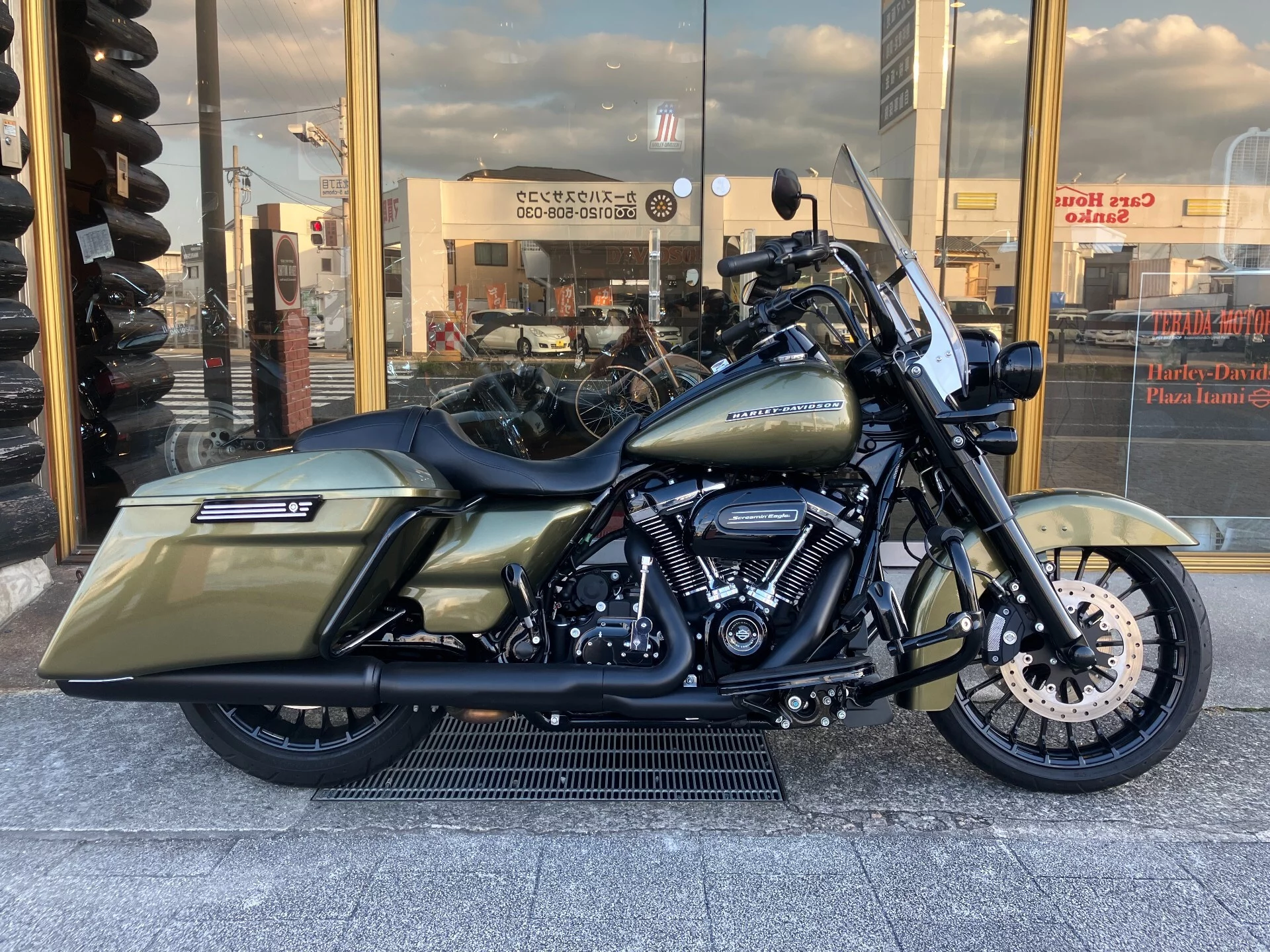 Harley-Davidson HARLEY FLHRXS  с аукциона в Японии