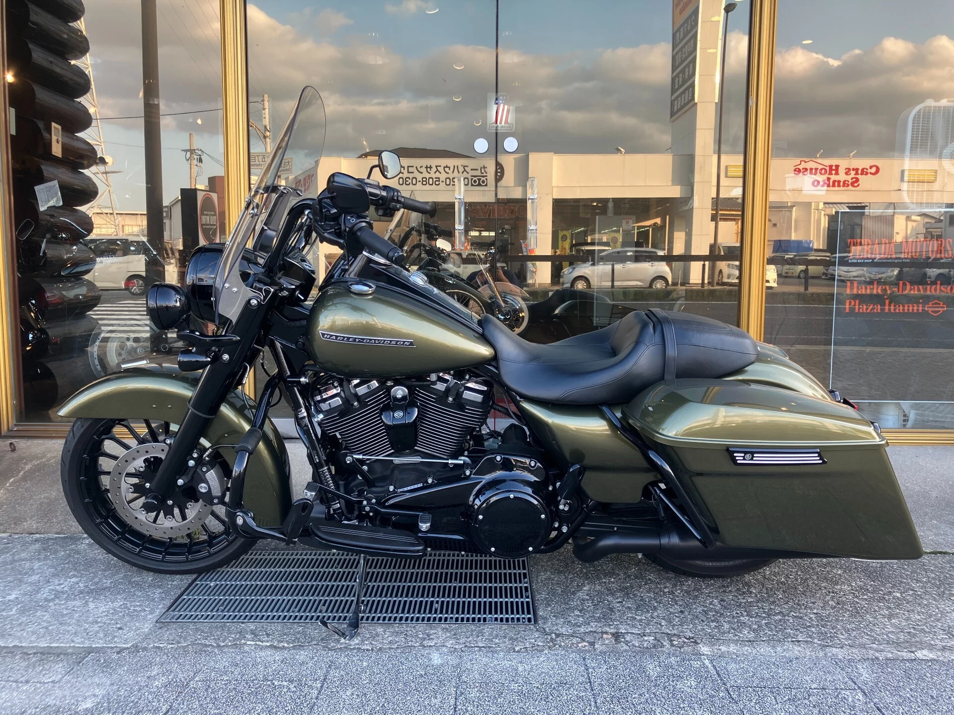 Harley-Davidson HARLEY FLHRXS  с аукциона в Японии