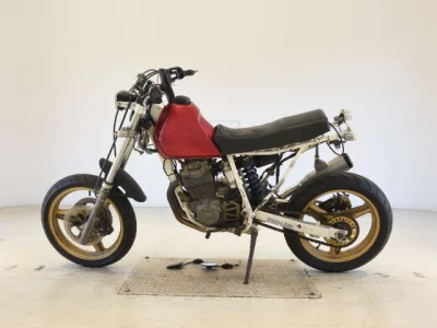 Honda XLR250R-2
