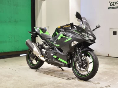Kawasaki NINJA400-2