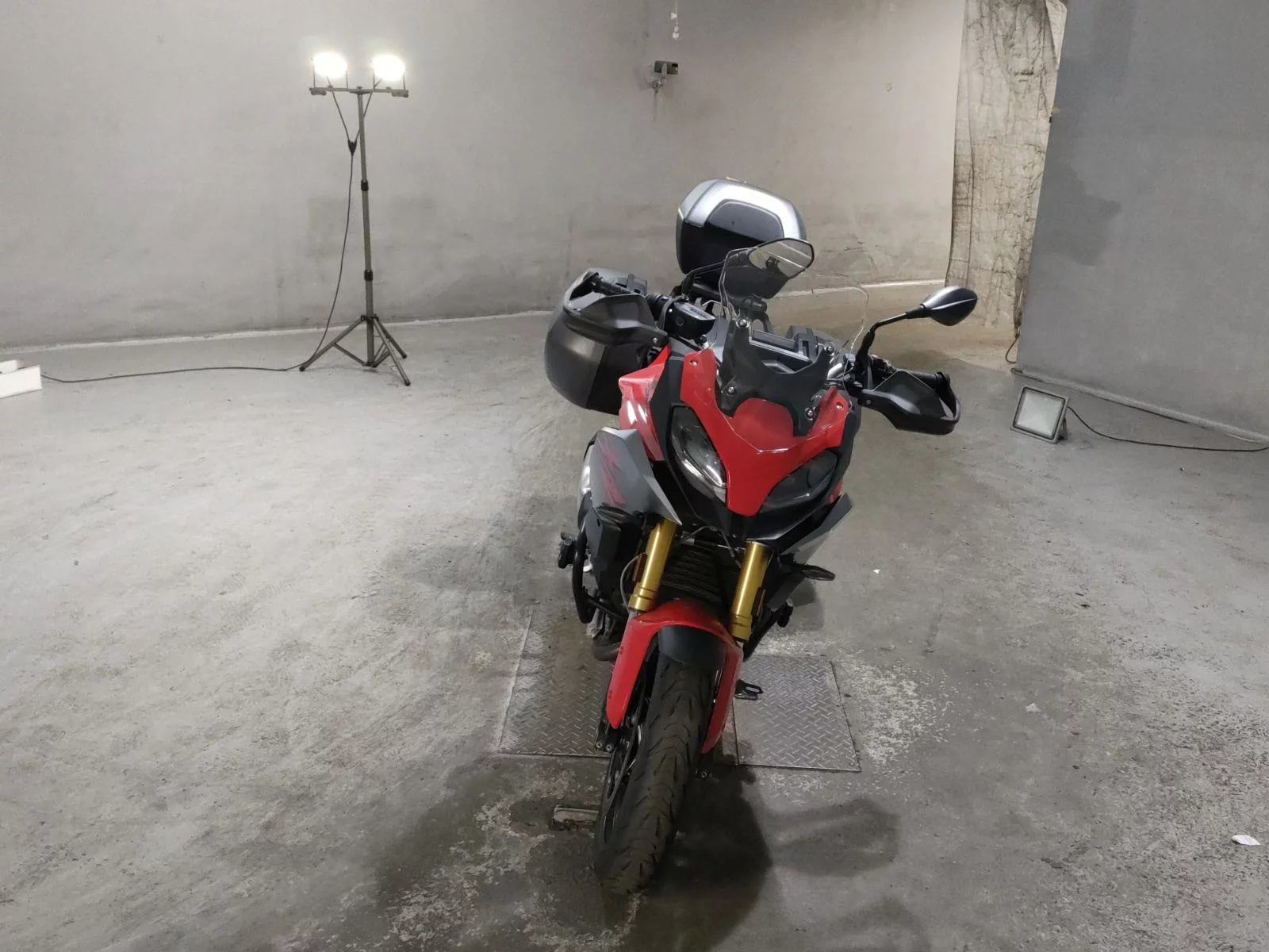 BMW BMW F900XR  с аукциона в Японии