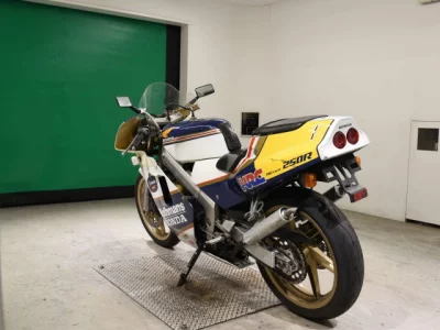 Honda NSR250R-2