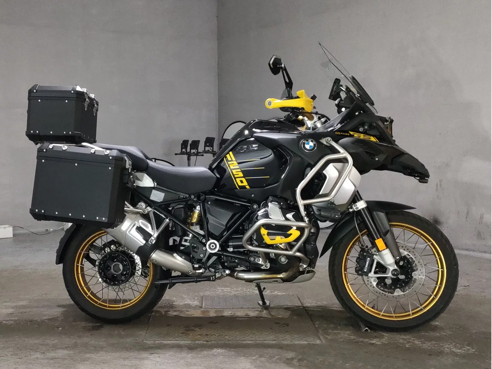 BMW BMW R1250GS ADVENTURE  с аукциона в Японии