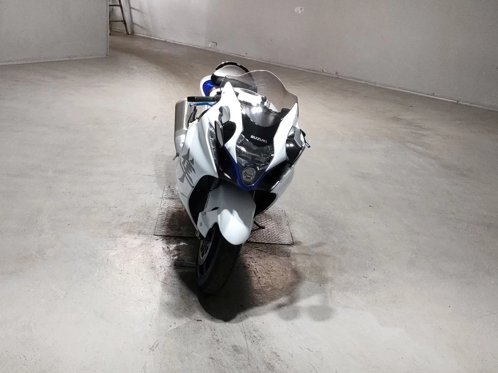 Suzuki GSX1300R HAYABUSA  с аукциона в Японии