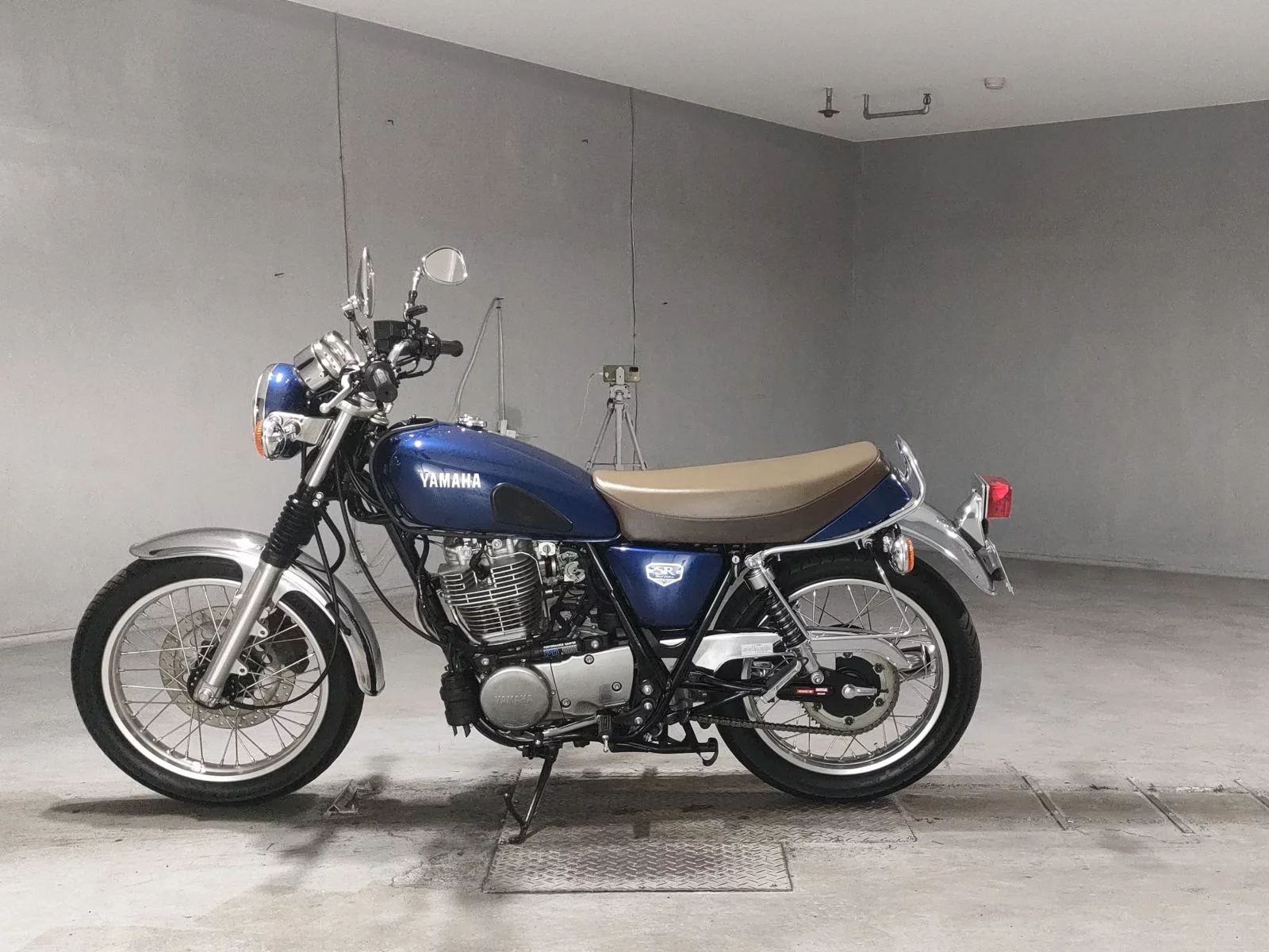 Yamaha SR400-1  с аукциона в Японии