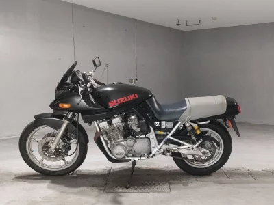 Suzuki GSX1100S KATANA