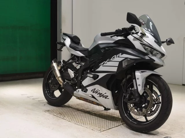 Kawasaki ZX-4R SE  с аукциона в Японии