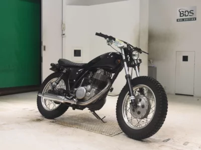 Yamaha SR400-2