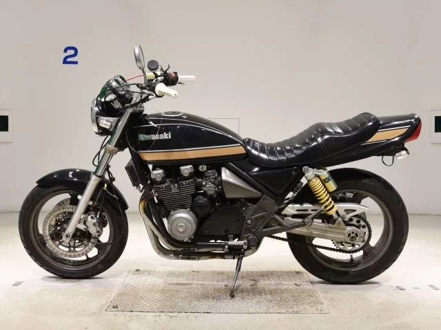 Kawasaki ZEPHYR400K  с аукциона в Японии