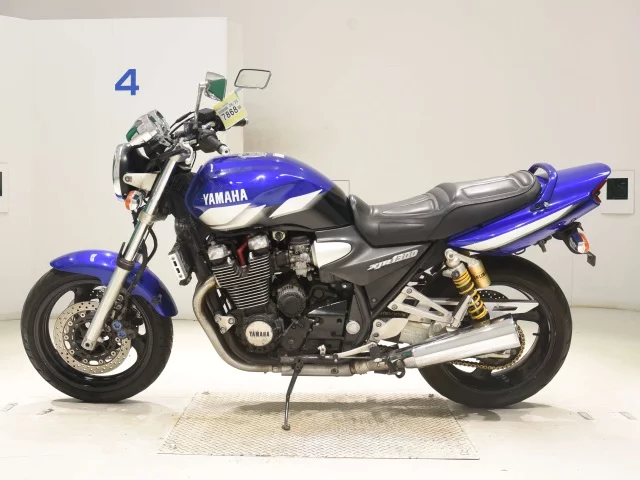 Yamaha XJR1300  с аукциона в Японии
