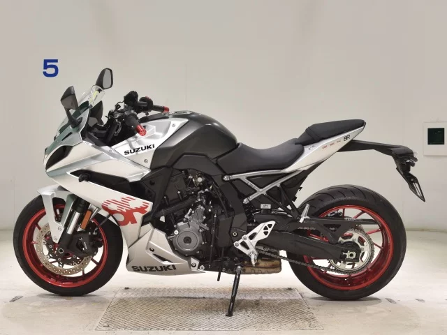Suzuki GSX-8R  с аукциона в Японии